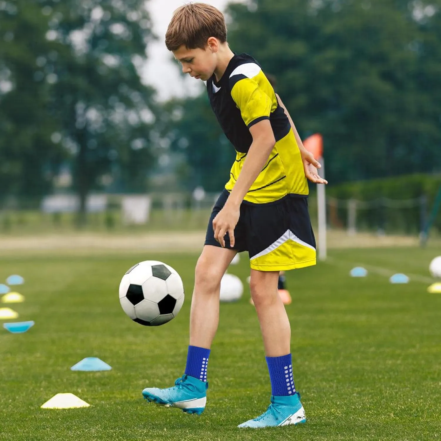 Ultrafun 5 Pairs Kids Youth Grip Soccer Socks Cushioned Non Slip Football Athletic Sports Socks